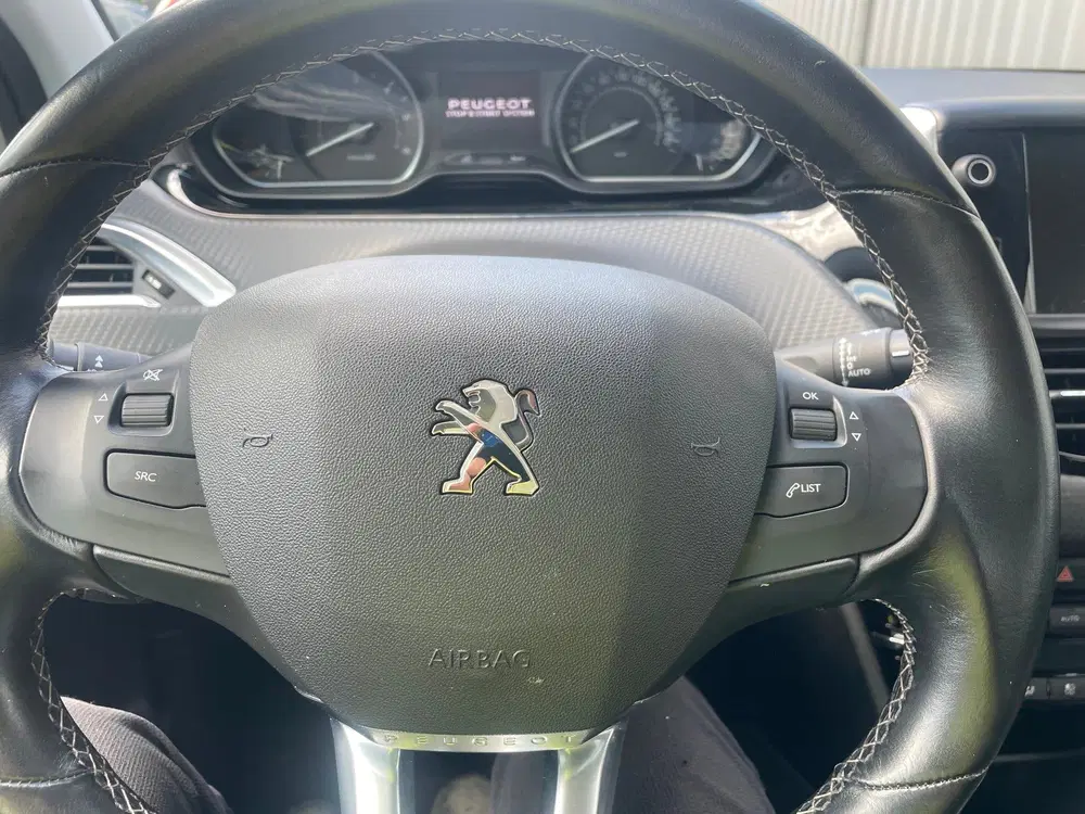 Peugeot 208 1.5 BlueHDi Blue Lease Allure uit 2019, foto 14