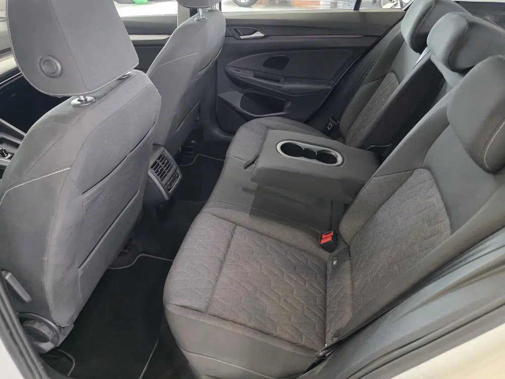 Volkswagen Golf 1.5 eTSI Life Edition uit 2024, foto 11