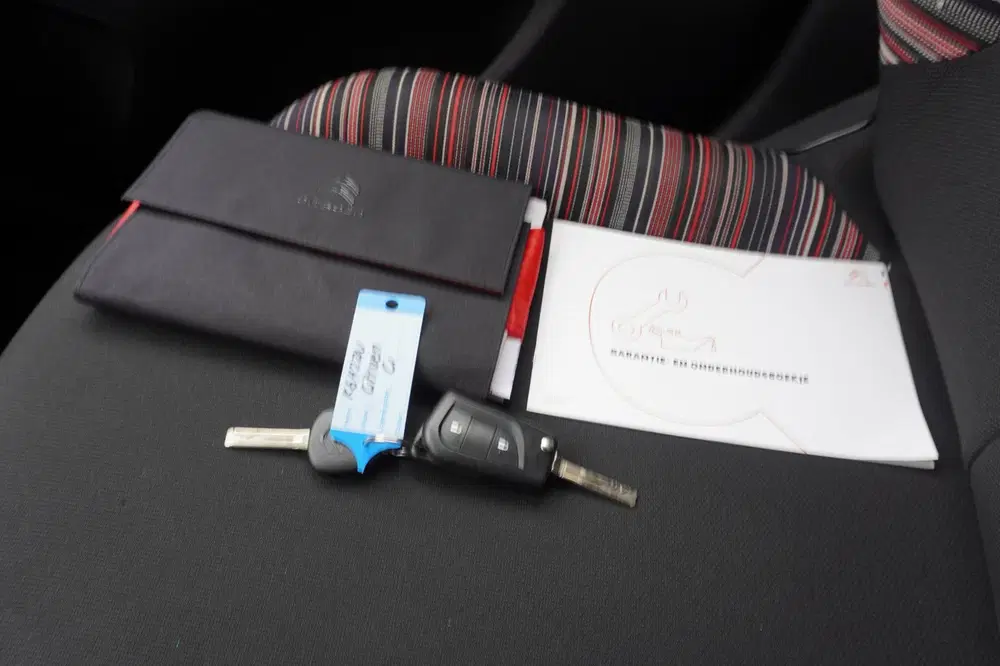 Citroën C1 Citroen C1 1.0 VTi Feel+Dab+ airco+privacy uit 2021, foto 8