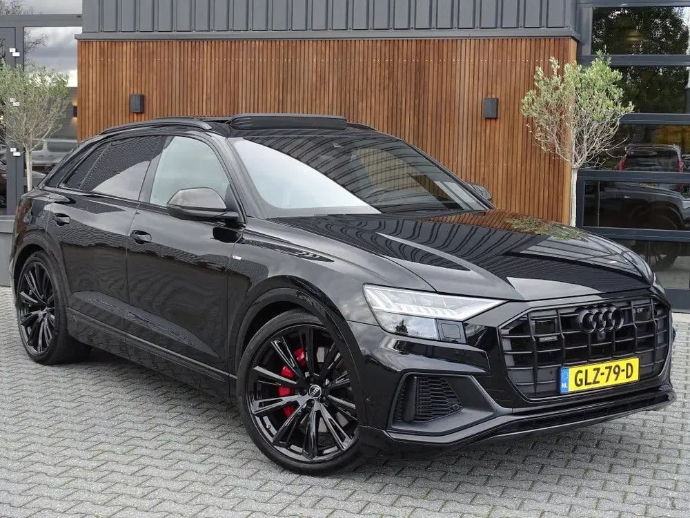 Audi Q8 55 TFSI e 381PK Quattro S line uit 2021, foto 2