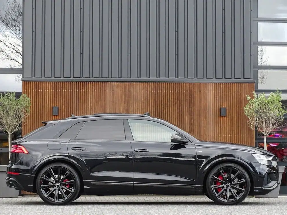 Audi Q8 55 TFSI e 381PK Quattro S line uit 2021, foto 3