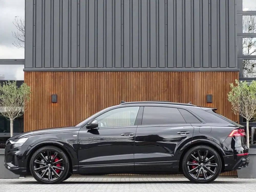 Audi Q8 55 TFSI e 381PK Quattro S line uit 2021, foto 5