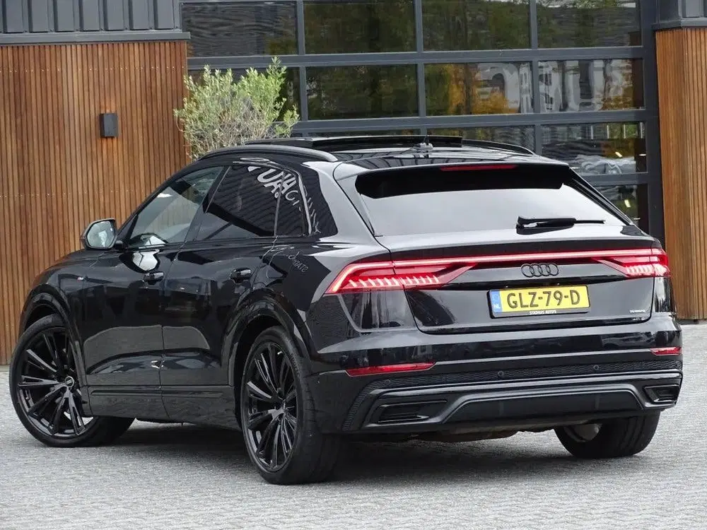 Audi Q8 55 TFSI e 381PK Quattro S line uit 2021, foto 9