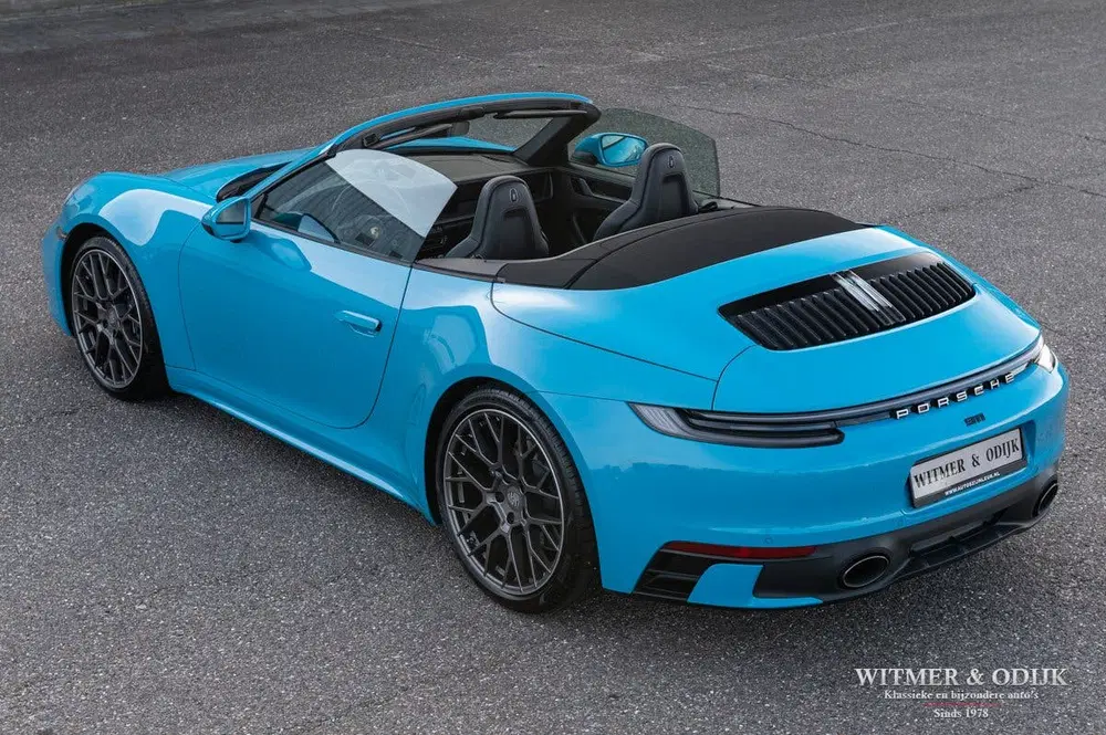 Porsche 911 3.0 Carrera Miami Blue (bj 2020) uit 2020, foto 2