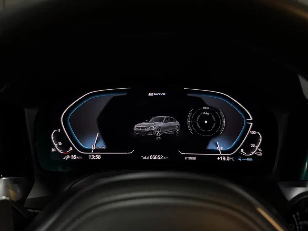 BMW 3-serie 330e uit 2019, foto 13