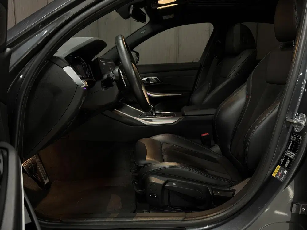 BMW 3-serie 330e uit 2019, foto 4