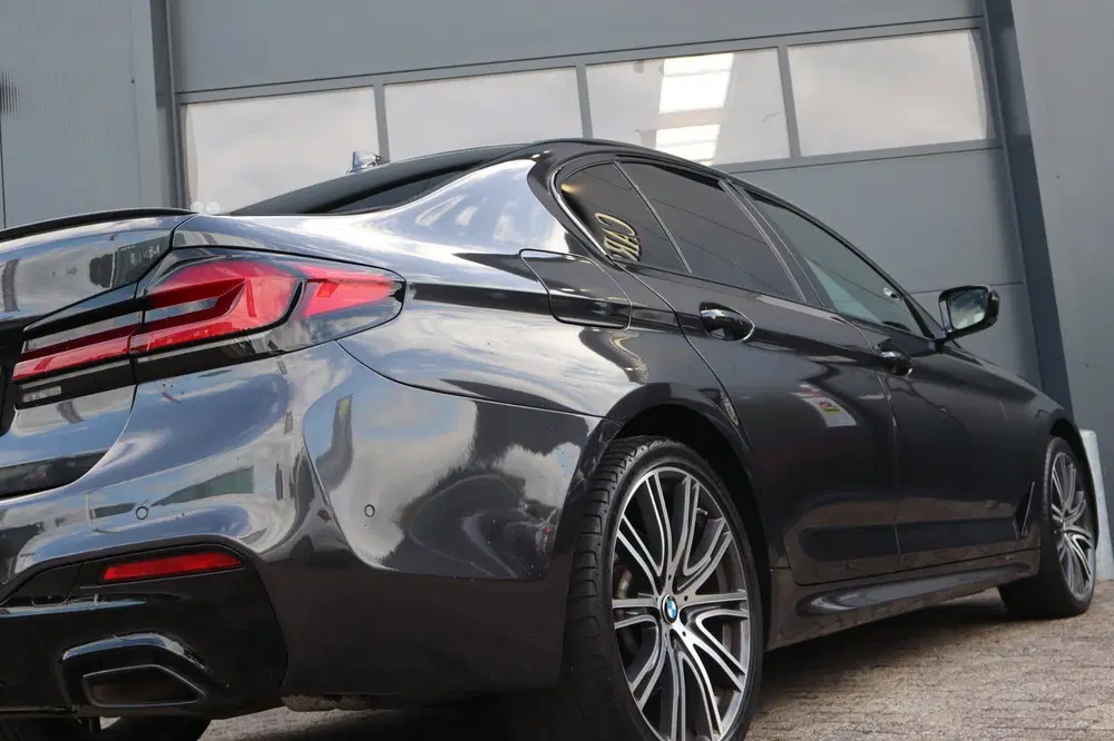 BMW 5-serie 540i High Executive- M pakket uit 2020, foto 3