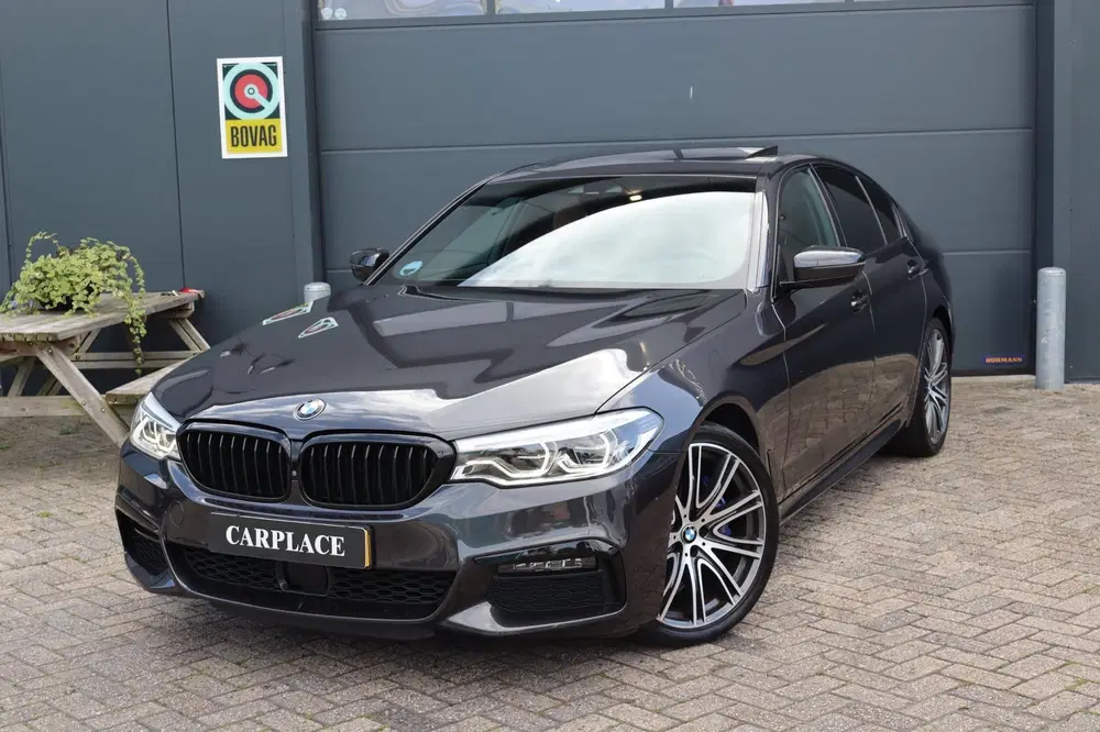 BMW 5-serie 540i High Executive- M pakket uit 2020, foto 4