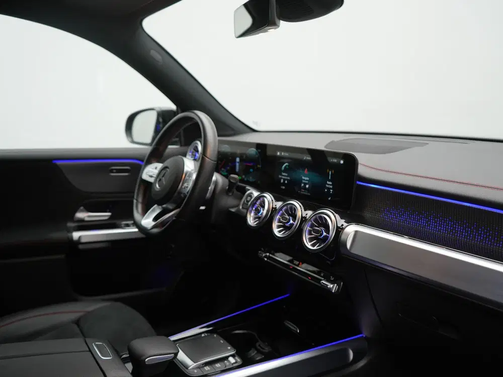 Mercedes-Benz EQB 300 4MATIC AMG Line 69 uit 2022, foto 4