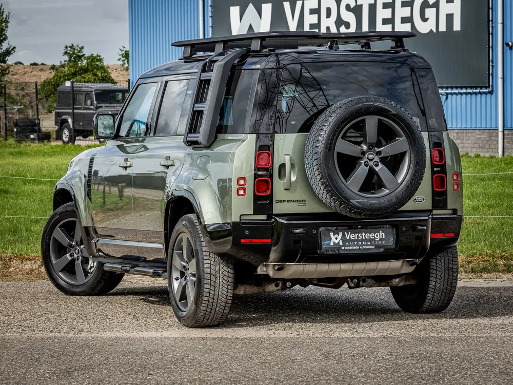 Land Rover Defender 2.0 P400e X-Dynamic HSE uit 2022, foto 10