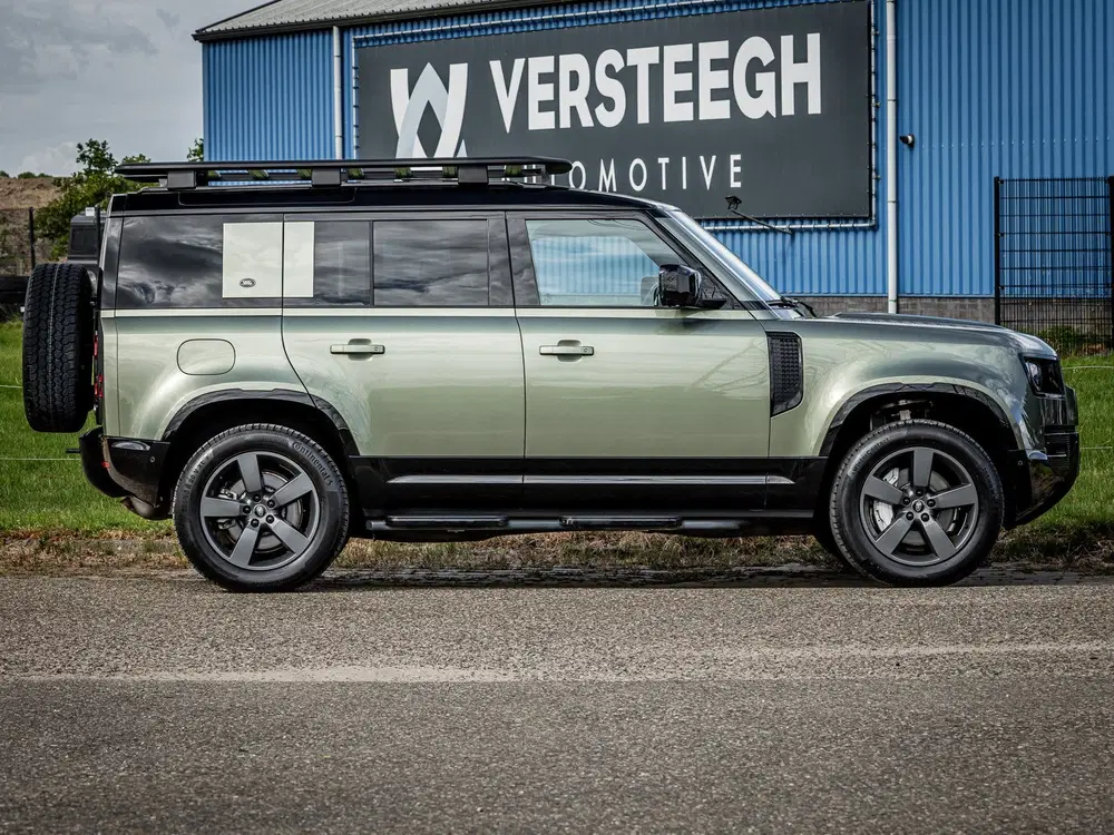 Land Rover Defender 2.0 P400e X-Dynamic HSE uit 2022, foto 2
