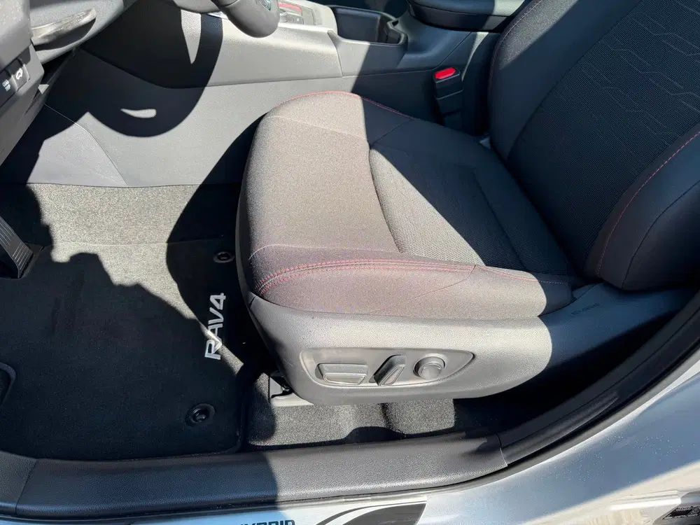 Toyota RAV 4 2.5 Plug-in Hybrid AWD 300 Dynamic 306 PK uit 2026, foto 11