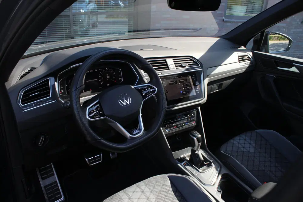 Volkswagen Tiguan 1.4 TSI eHybrid R-Line Business+ uit 2023, foto 14