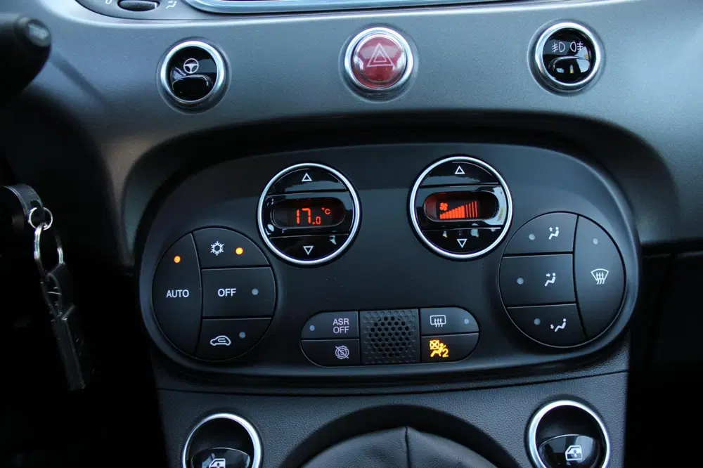 Fiat 500 1.0 Hybrid Launch Edition uit 2020, foto 14