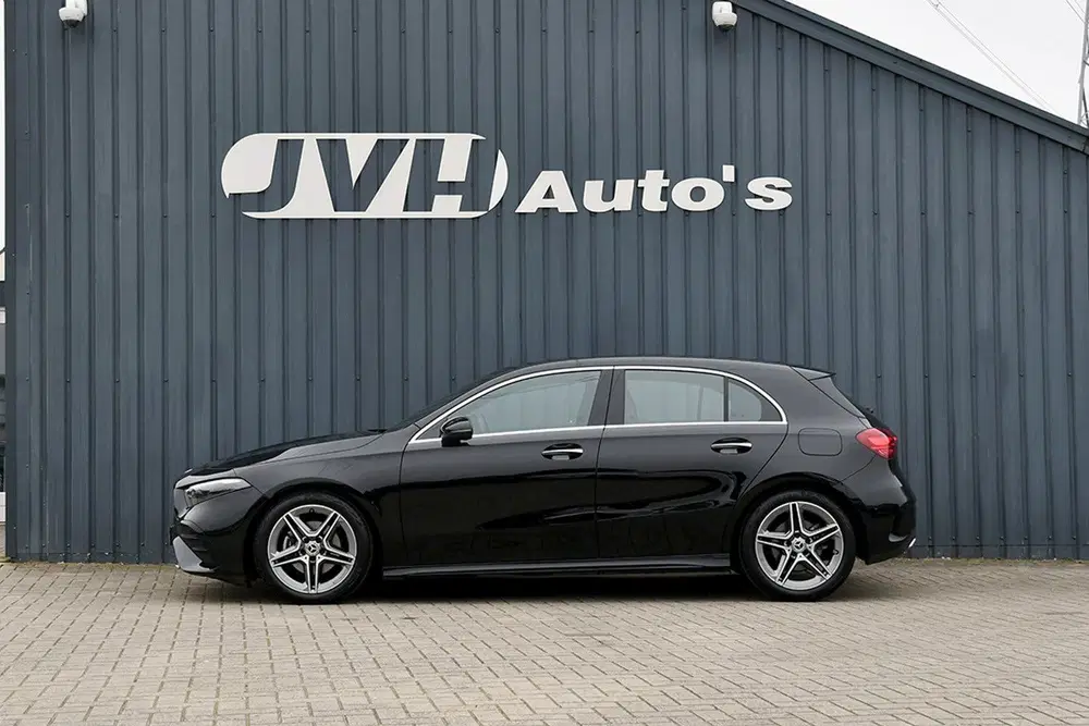 Mercedes-Benz A-Klasse 200 177pk MHEV 7G-DCT AMG Line 04-202 uit 2024, foto 2