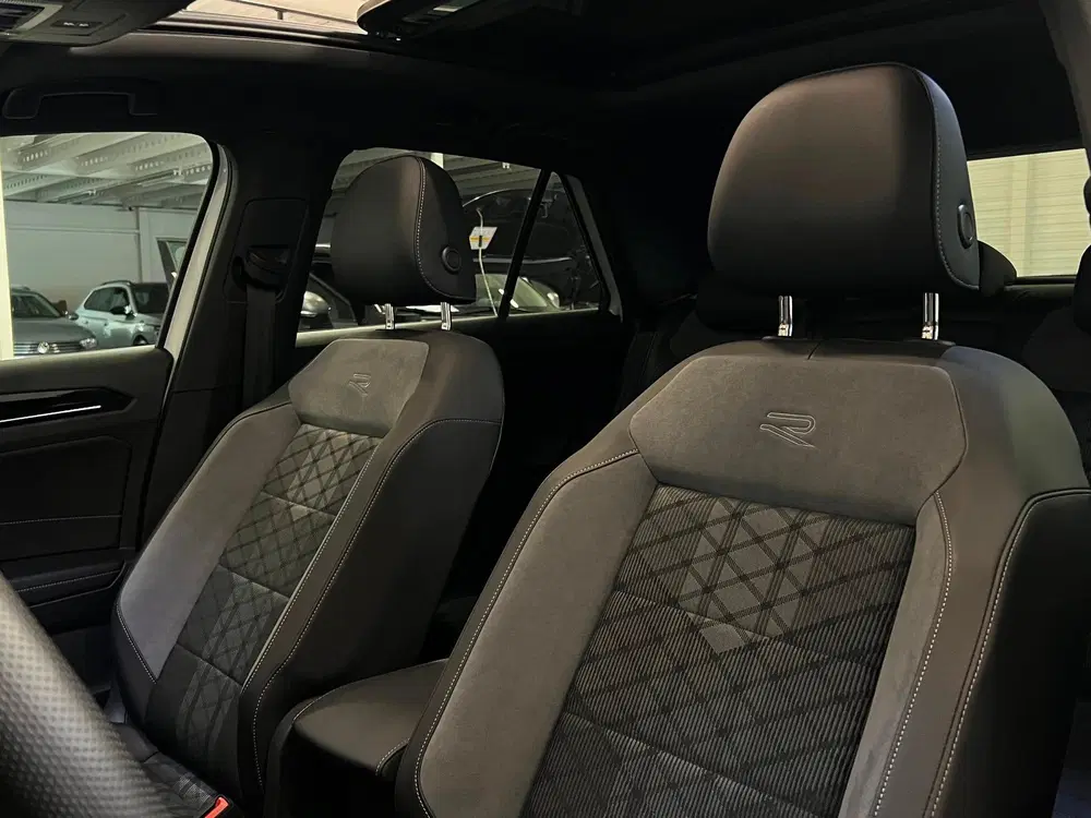 Volkswagen T-Roc 1.5 TSI R-Line Business Black Style 150PK uit 2023, foto 13