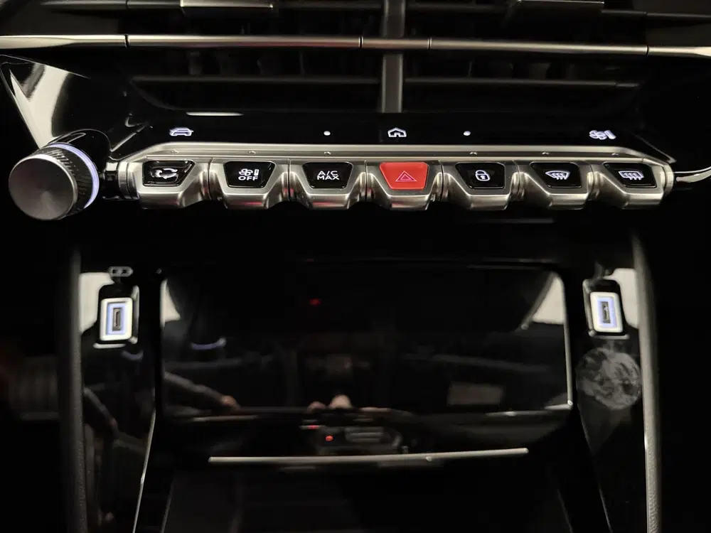 Peugeot 2008 1.2 Hybrid 145 Allure uit 2026, foto 14
