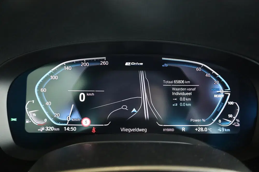 BMW 5-serie Sedan 545e xDrive High Executive uit 2022, foto 13