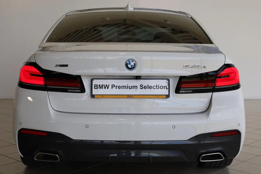 BMW 5-serie Sedan 545e xDrive High Executive uit 2022, foto 6