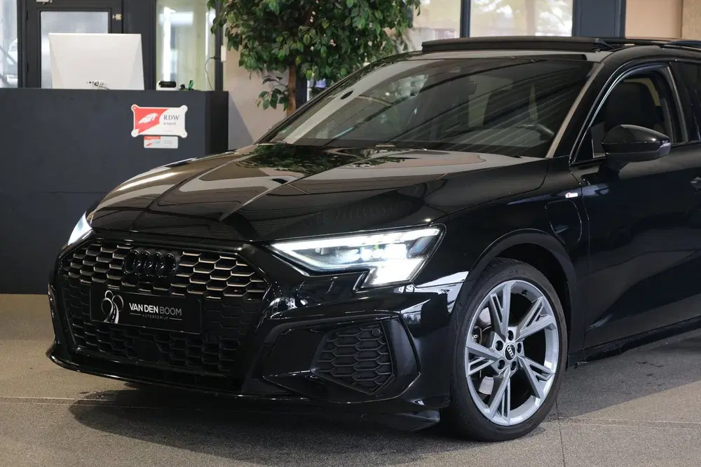 Audi A3 40 TFSI e S-Line Black Pack Pano Led Acc P uit 2023, foto 14