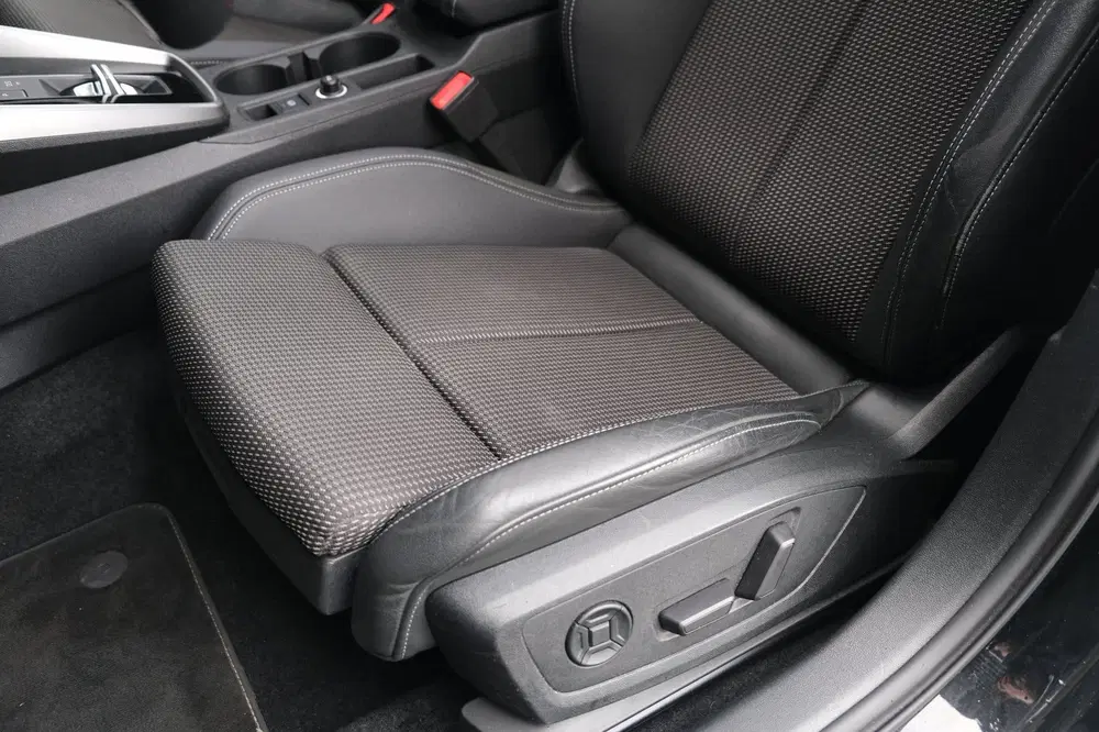Audi A3 40 TFSI e S-Line Black Pack Pano Led Acc P uit 2023, foto 5