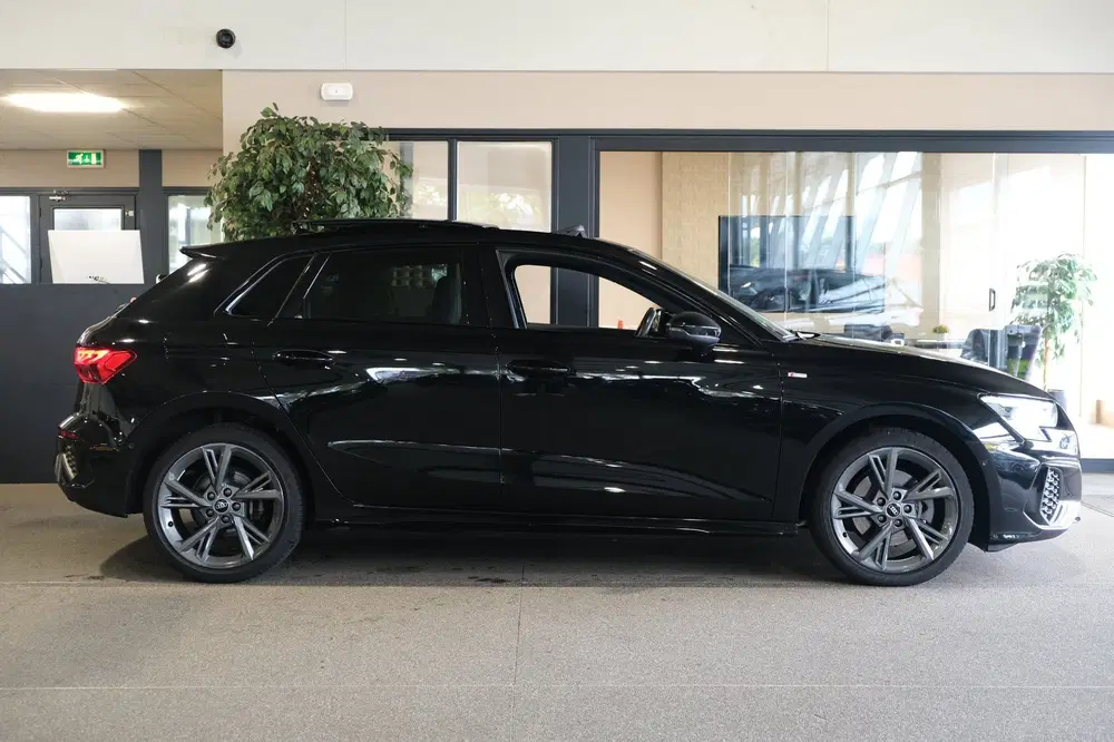 Audi A3 40 TFSI e S-Line Black Pack Pano Led Acc P uit 2023, foto 7