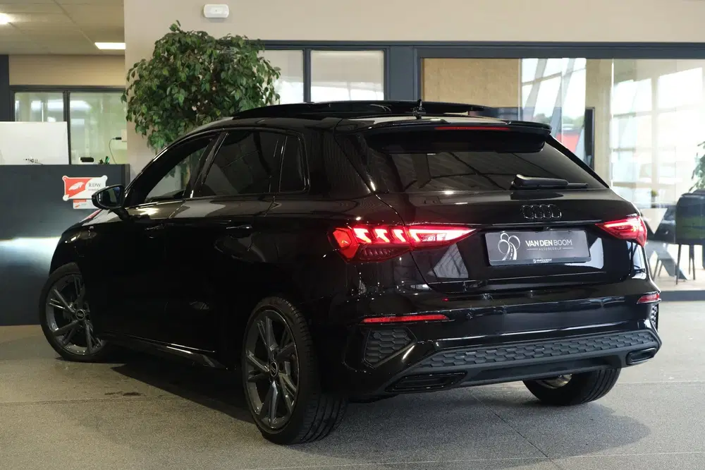 Audi A3 40 TFSI e S-Line Black Pack Pano Led Acc P uit 2023, foto 8