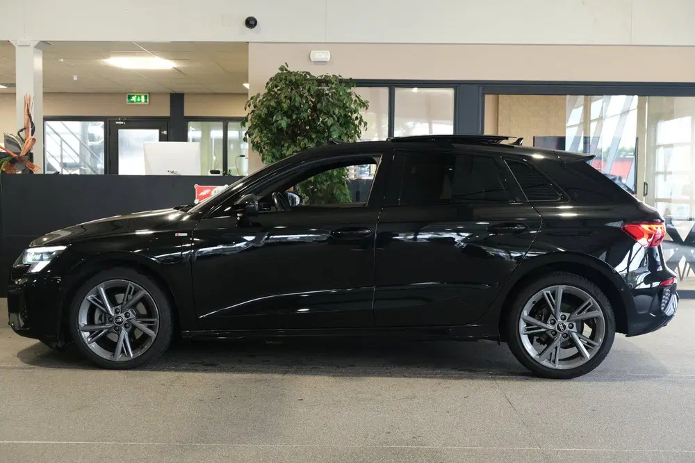 Audi A3 40 TFSI e S-Line Black Pack Pano Led Acc P uit 2023, foto 9