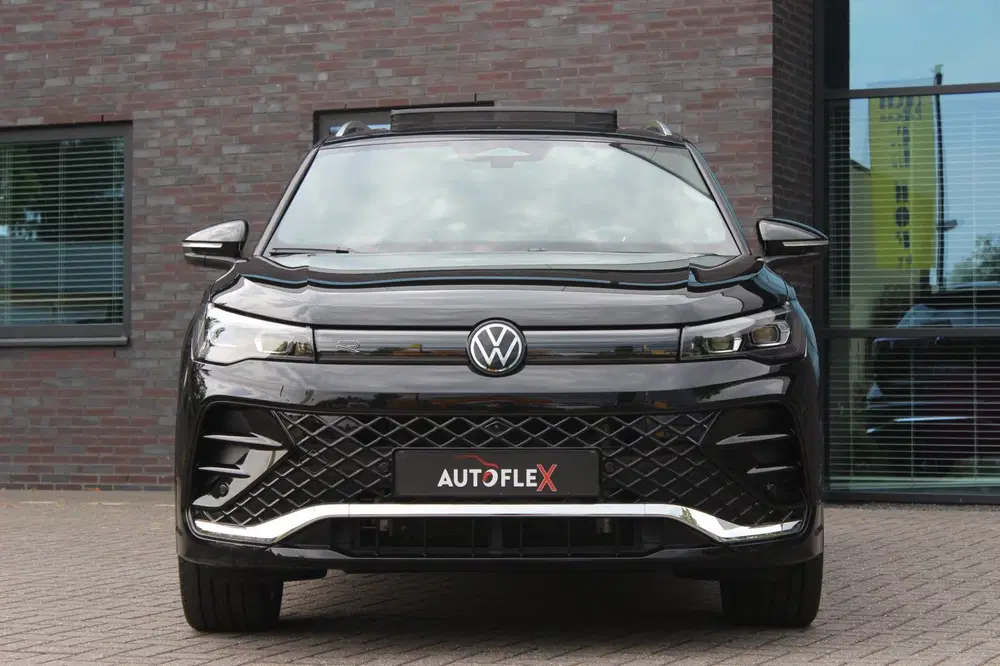 Volkswagen Tiguan 1.5 eHybrid R-Line Edition uit 2024, foto 2