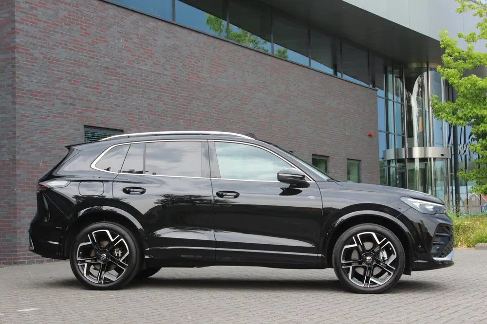 Volkswagen Tiguan 1.5 eHybrid R-Line Edition uit 2024, foto 4