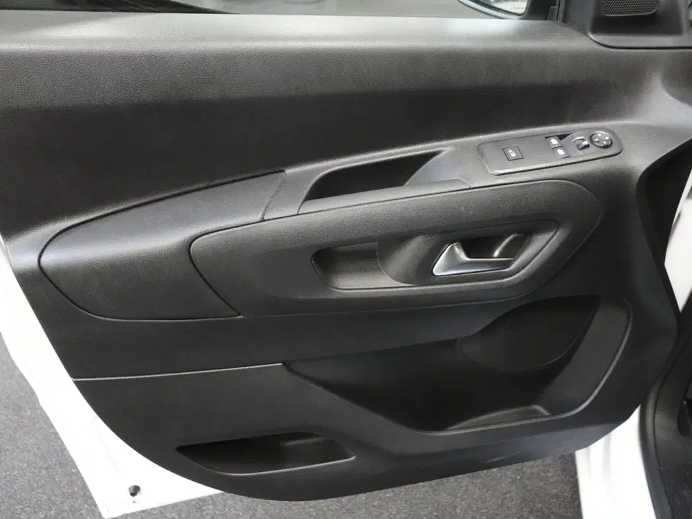 Opel Combo 1.5D L1H1 130pk Automaat Edition Apple Car uit 2023, foto 10