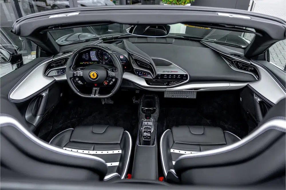 Ferrari SF90 Spider 4.0 V8 uit 2024, foto 10