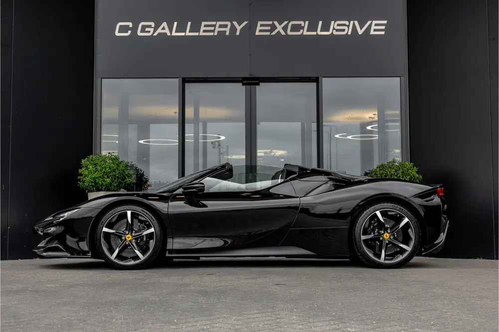 Ferrari SF90 Spider 4.0 V8 uit 2024, foto 4