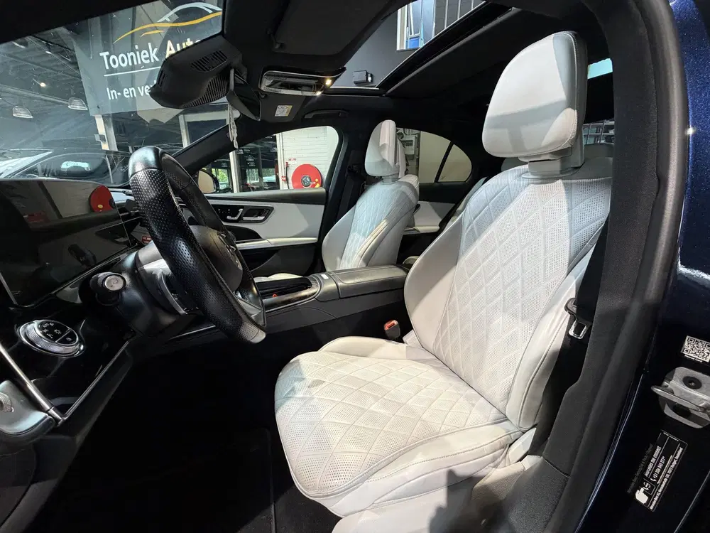Mercedes-Benz E-Klasse 300 e AMG Line Pano uit 2023, foto 14