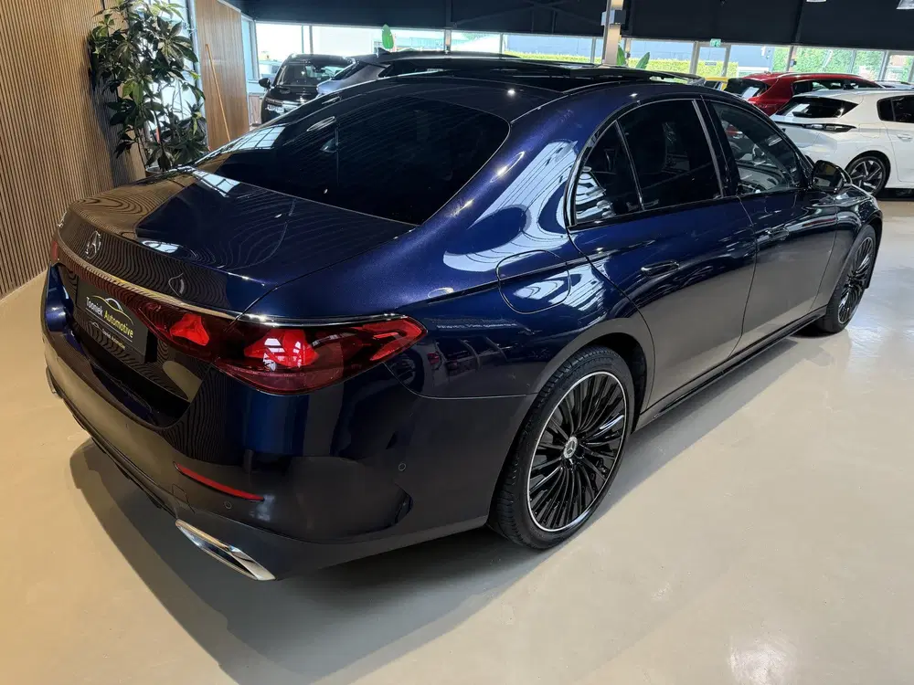 Mercedes-Benz E-Klasse 300 e AMG Line Pano uit 2023, foto 3