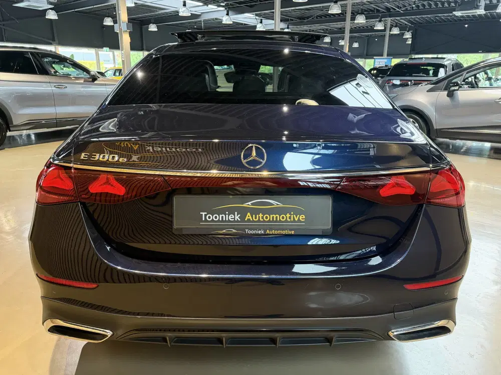 Mercedes-Benz E-Klasse 300 e AMG Line Pano uit 2023, foto 4
