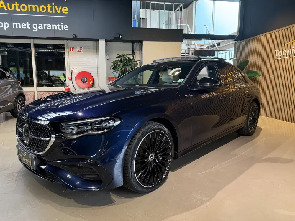 Mercedes-Benz E-Klasse 300 e AMG Line Pano uit 2023, foto 7
