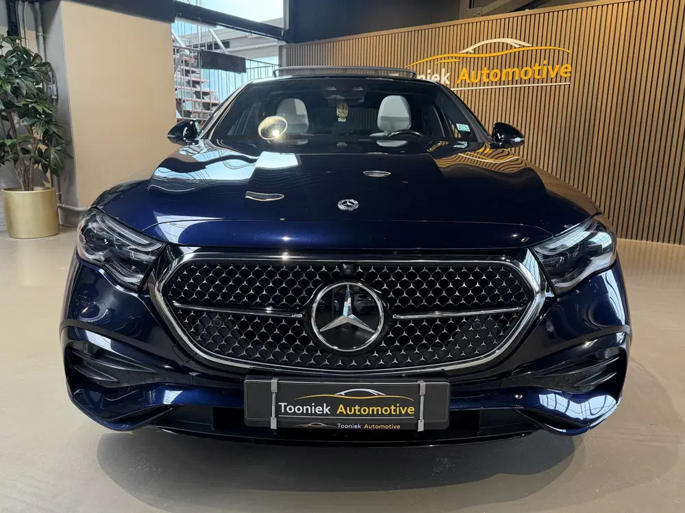 Mercedes-Benz E-Klasse 300 e AMG Line Pano uit 2023, foto 9