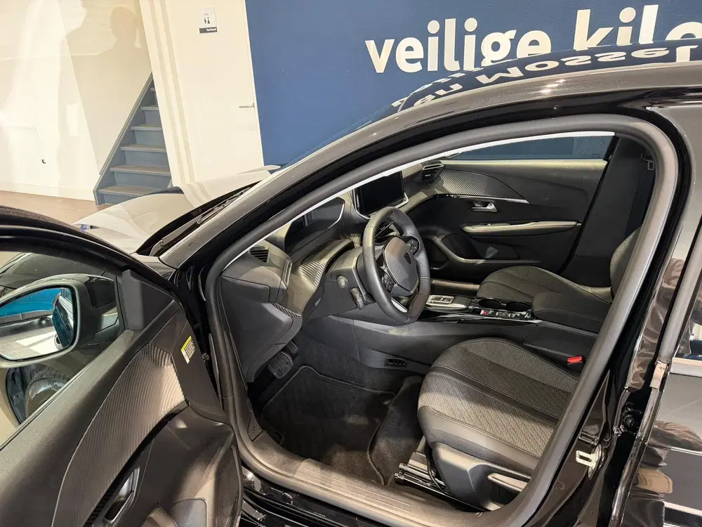 Peugeot 208 1.2 Hybrid 110 e-DCS6 Allure uit 2026, foto 8