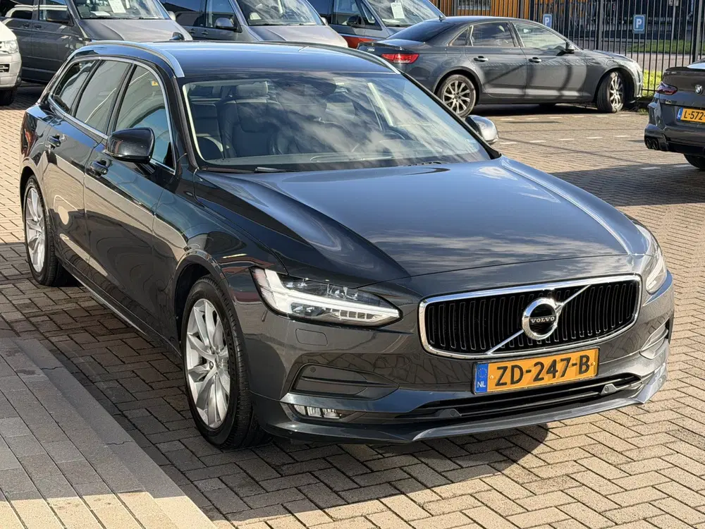 Volvo V90 2.0 T4 Momentum uit 2019, foto 12