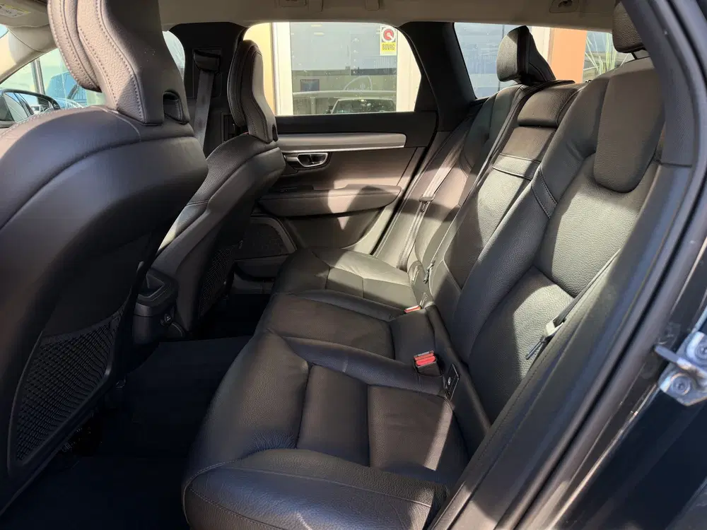Volvo V90 2.0 T4 Momentum uit 2019, foto 9