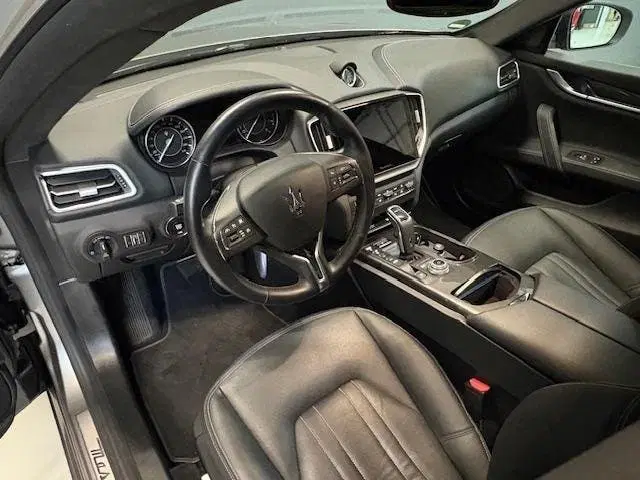 Maserati Ghibli 330pk Hybrid GT uit 2022, foto 14