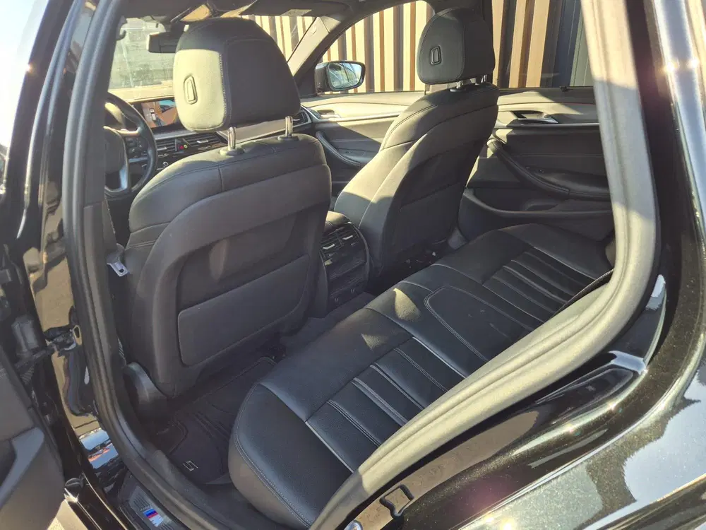BMW 5-serie xDrive High Executive M-Sport uit 2019, foto 12