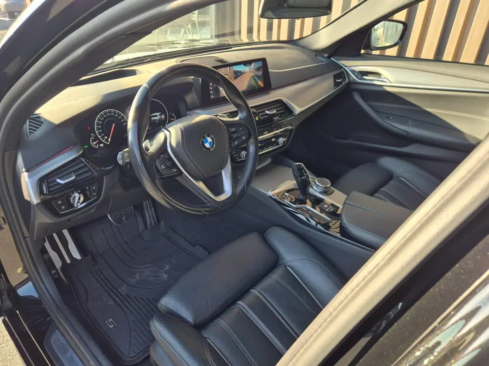 BMW 5-serie xDrive High Executive M-Sport uit 2019, foto 8