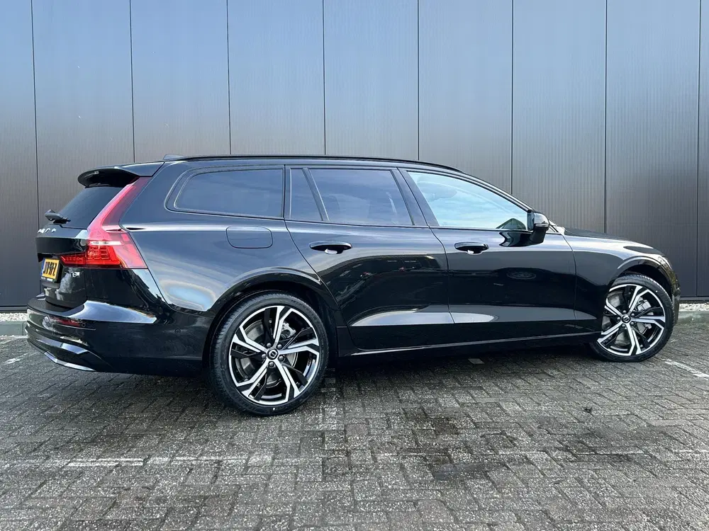 Volvo V60 2.0 T8 Plug-in hybrid AWD Plus Dark 360 ca uit 2026, foto 2