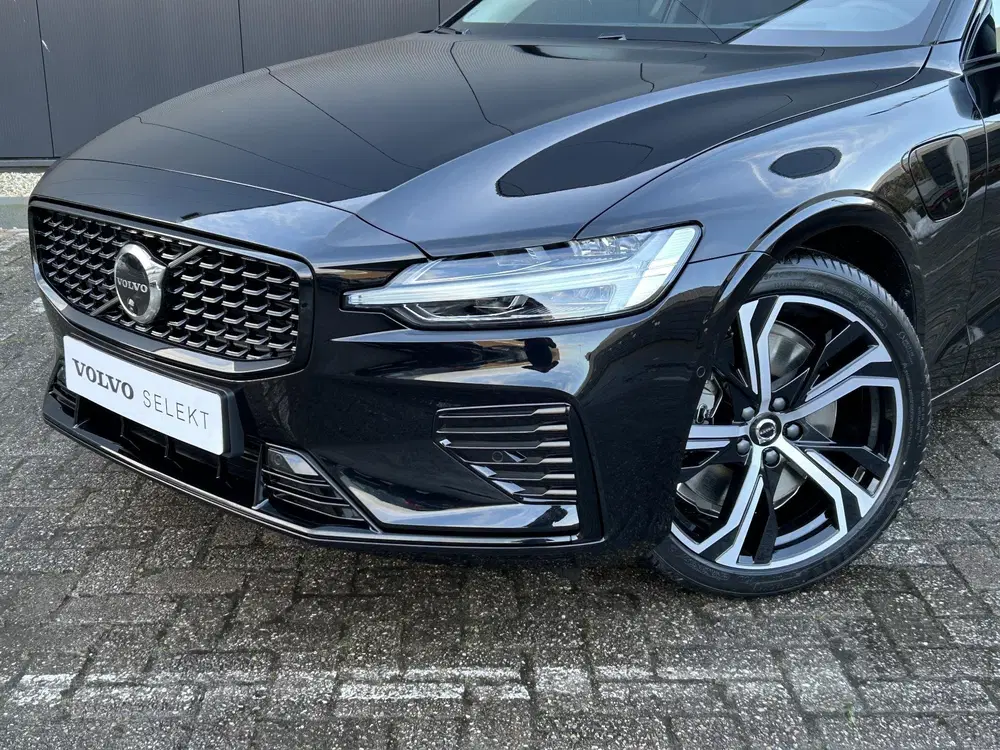 Volvo V60 2.0 T8 Plug-in hybrid AWD Plus Dark 360 ca uit 2026, foto 3