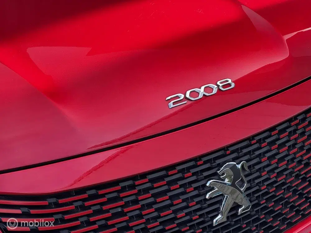 Peugeot 2008 EV GT uit 2021, foto 10