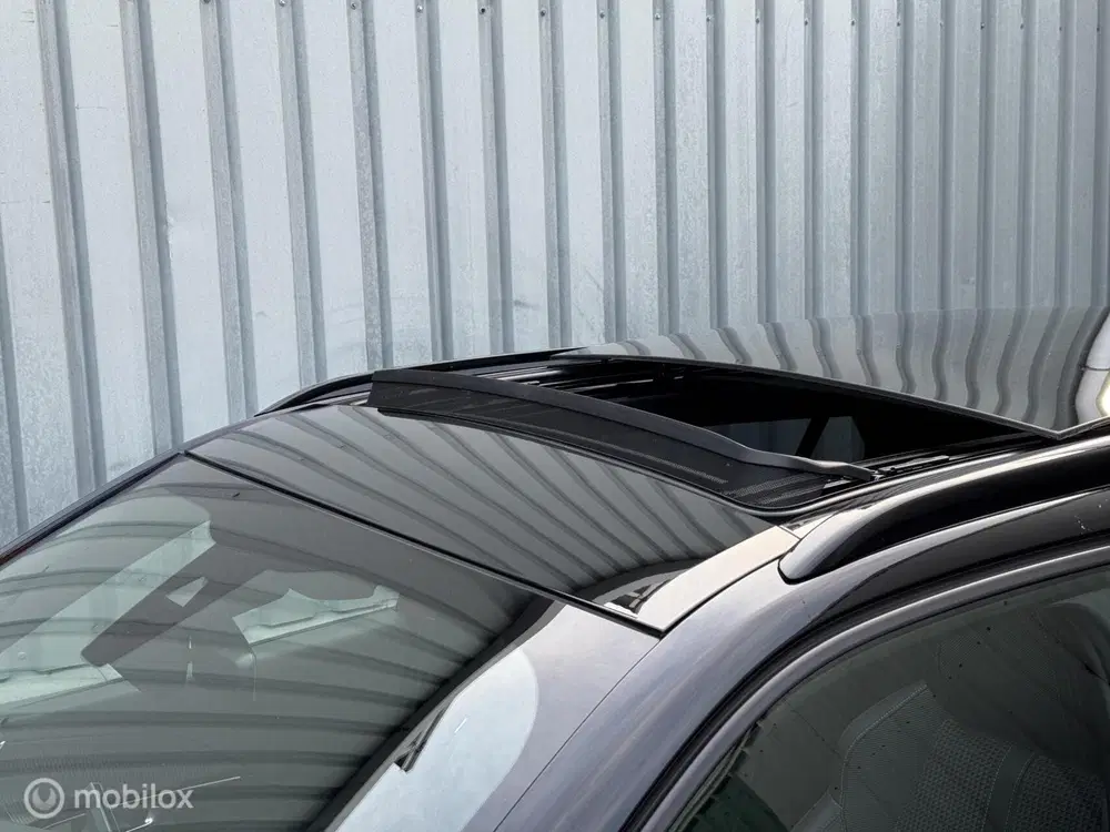 Peugeot 2008 EV GT uit 2021, foto 12