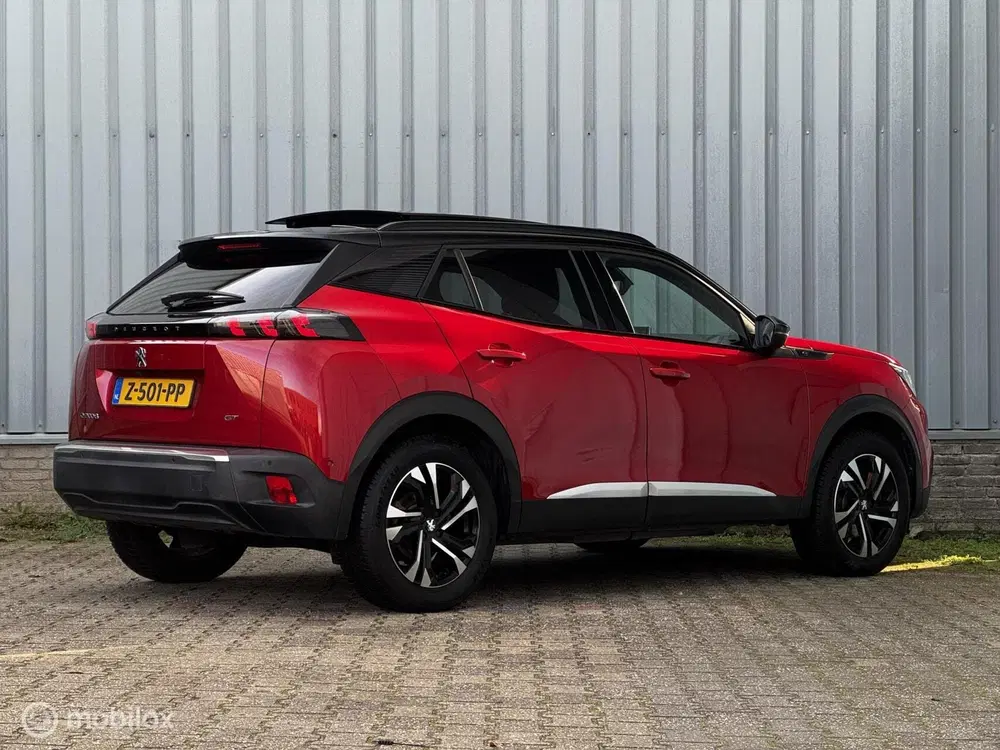 Peugeot 2008 EV GT uit 2021, foto 2