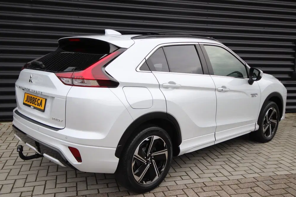 Mitsubishi Eclipse Cross 2.4 PHEV Instyle Pano uit 2021, foto 2